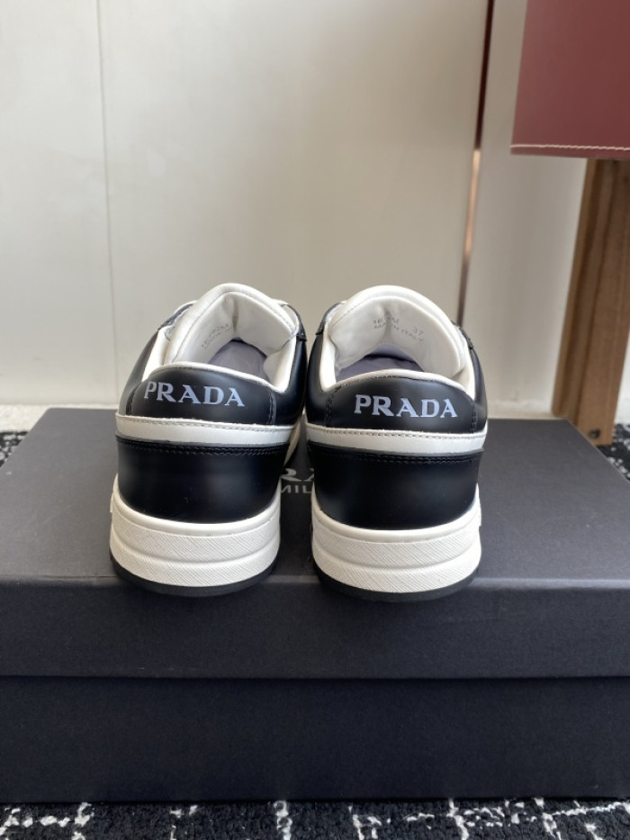 Pra*a SNEAKER