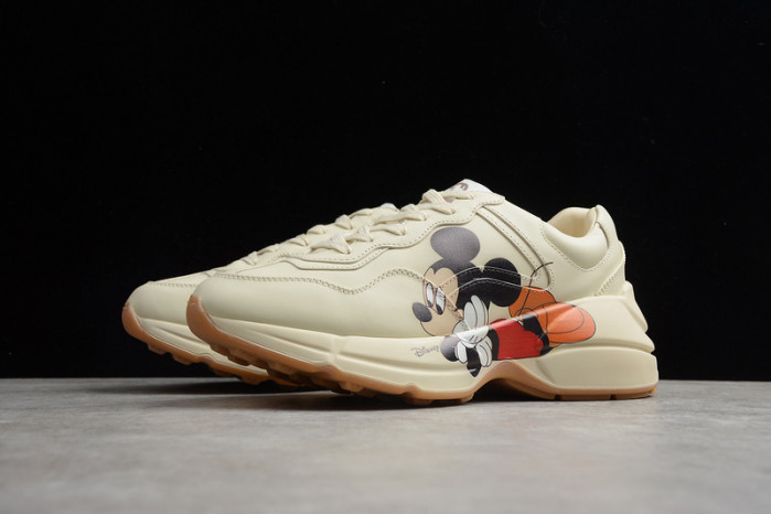 g*u*i ace embroidered low-top sneaker e2278