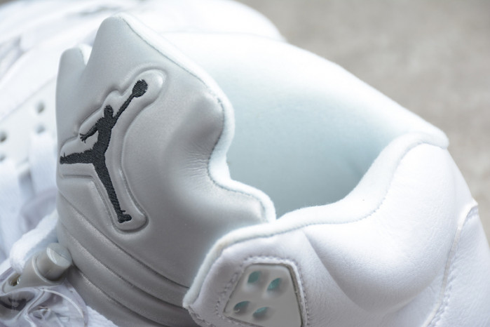 JORDAN 5 RETRO METALLIC WHITE (2015) 136027-130