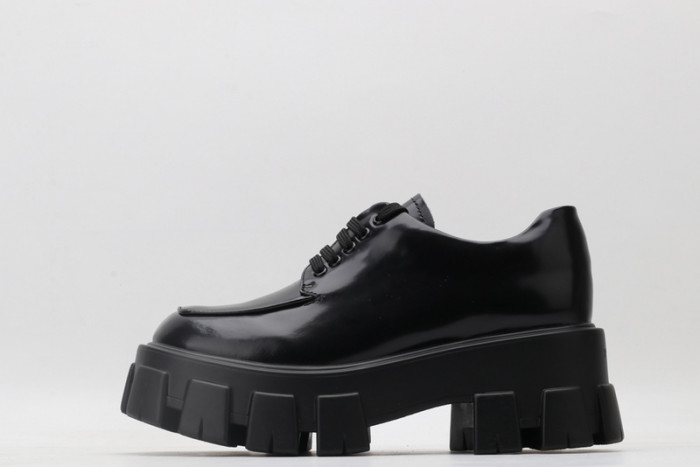 pra*a loafers p026