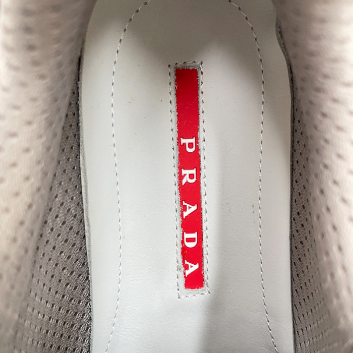 pra*a sneaker p075