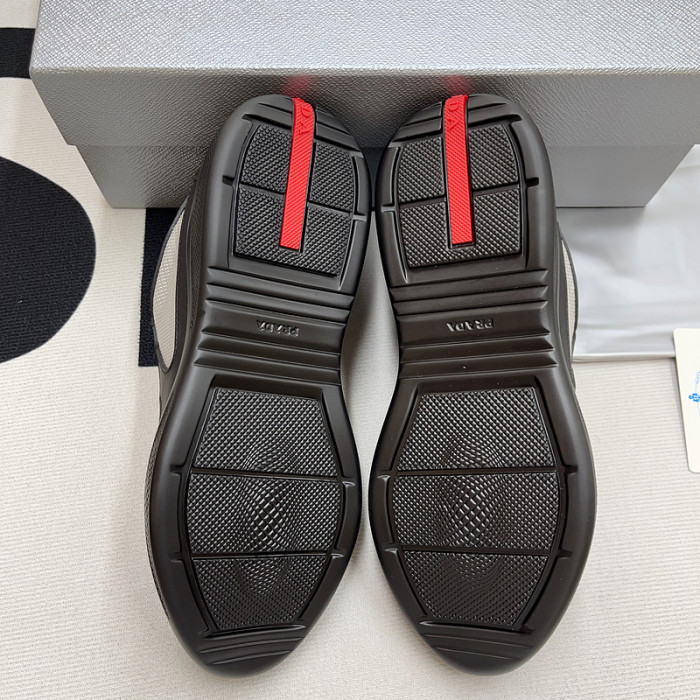 pra*a sneaker p075
