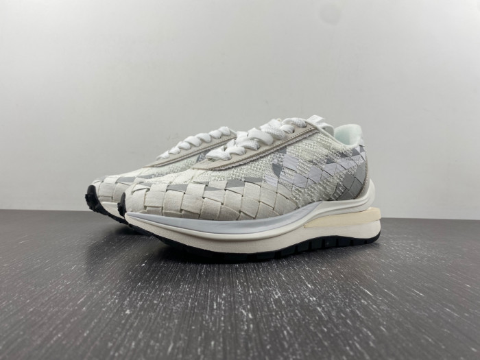sacai x nike waffle woven white gusto dr5209-100