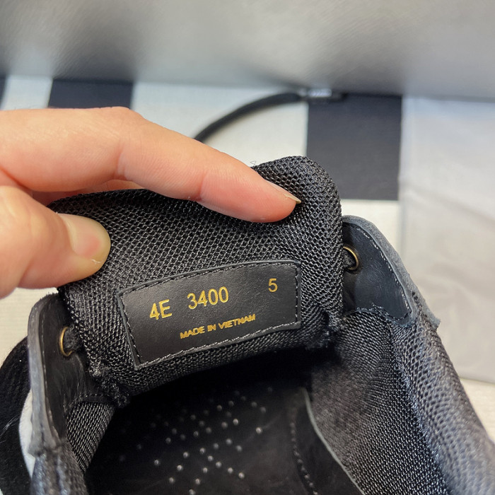 pra*a sneaker p052