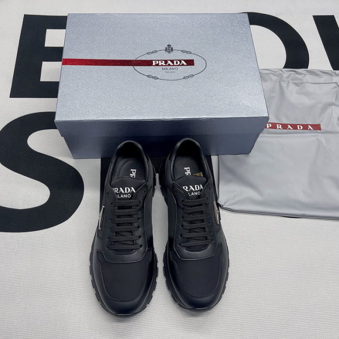 pra*a sneaker p033