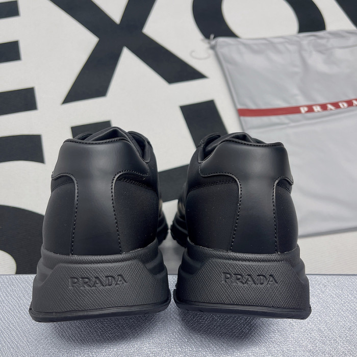 pra*a sneaker p033
