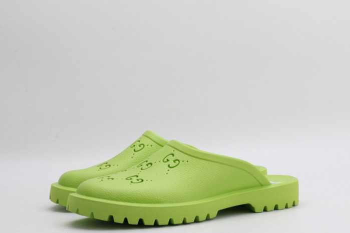 G*u*i SLIDES D6582
