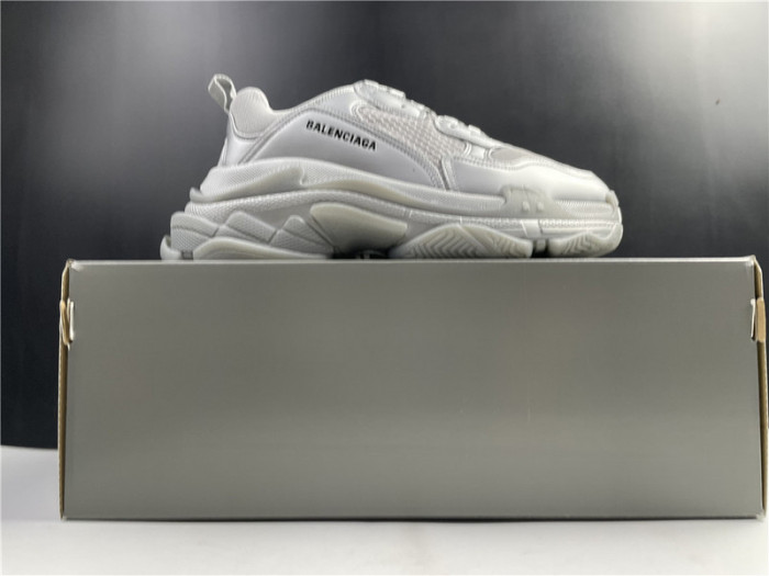 Ba*len*cia*ga Triple S SNEAKER W2FS2 8100