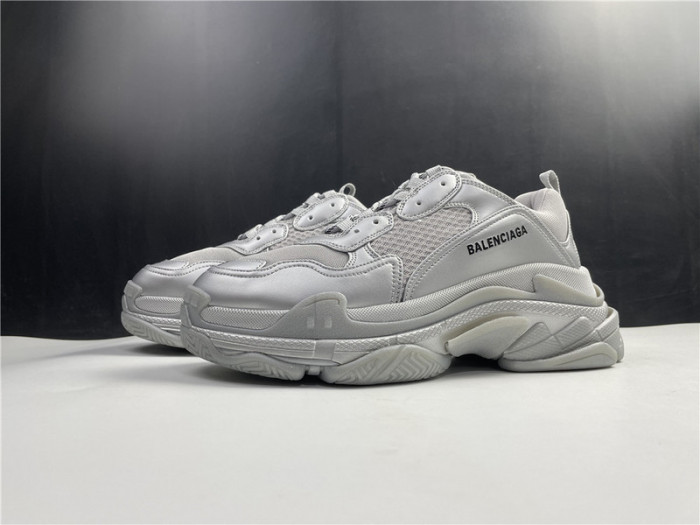 Ba*len*cia*ga Triple S SNEAKER W2FS2 8100