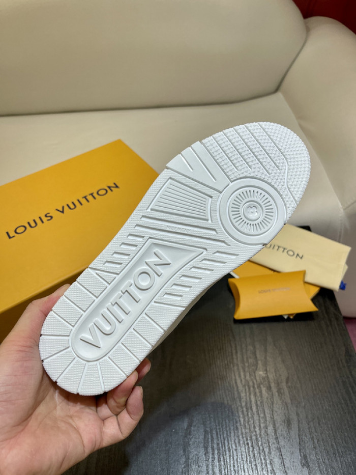 l0vt sneakers