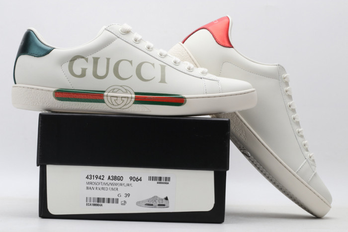 G*u*i ACE EMBROIDERED LOW-TOP SNEAKER E2302