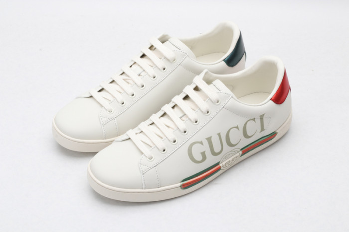 G*u*i ACE EMBROIDERED LOW-TOP SNEAKER E2302