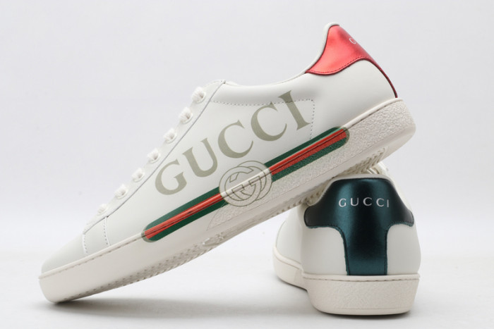 G*u*i ACE EMBROIDERED LOW-TOP SNEAKER E2302