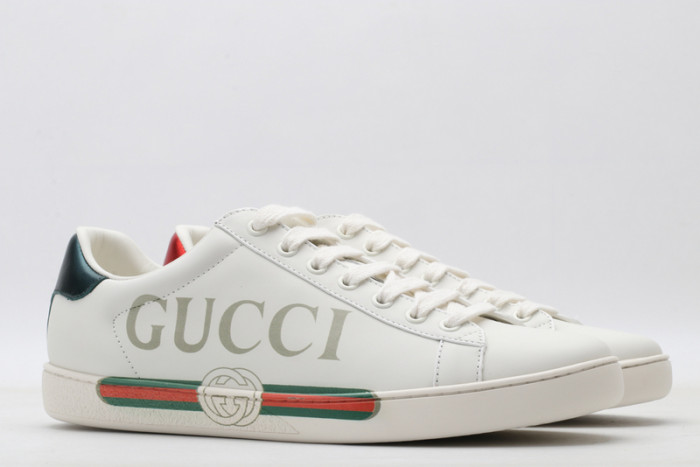 G*u*i ACE EMBROIDERED LOW-TOP SNEAKER E2302