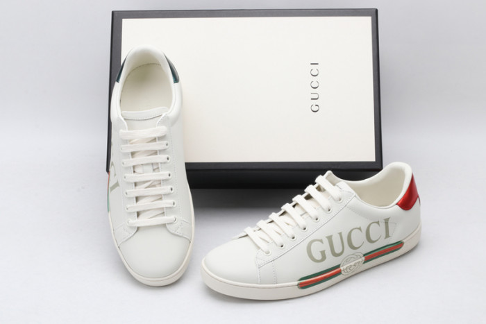 G*u*i ACE EMBROIDERED LOW-TOP SNEAKER E2302