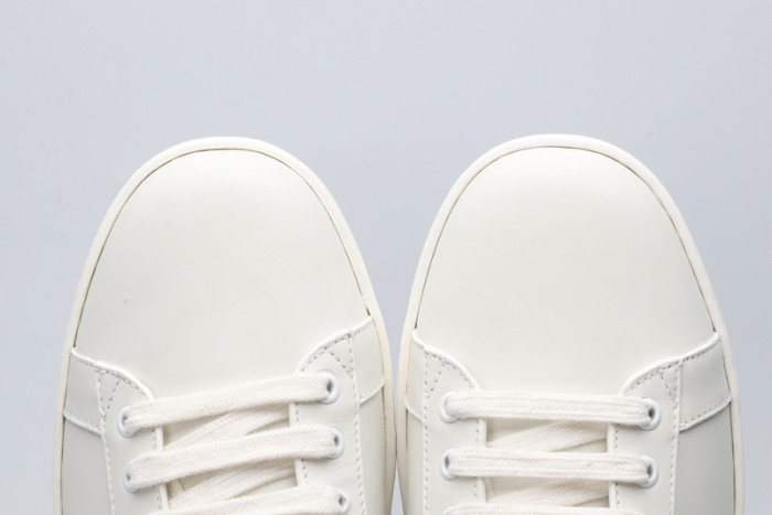g*u*i ace embroidered low-top sneaker e2303