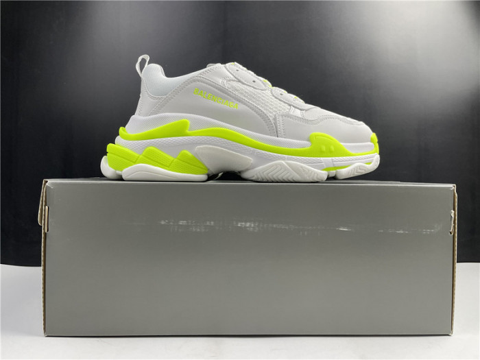 Ba*len*cia*ga Triple S SNEAKER W09O5 7427