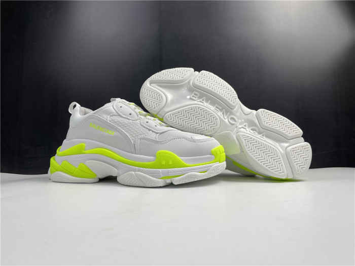 Ba*len*cia*ga Triple S SNEAKER W09O5 7427