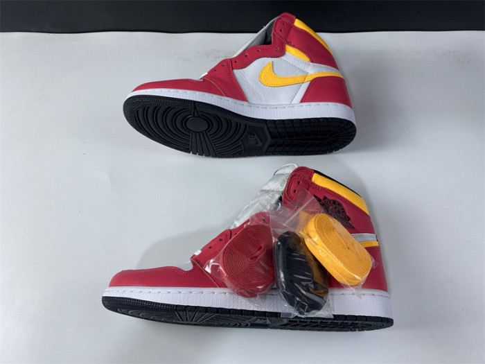 air jordan 1 high og“light fusion red” 555088-603