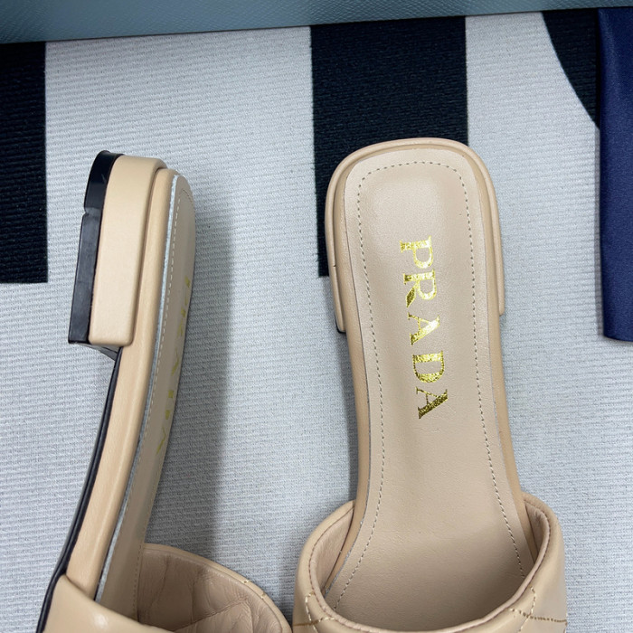 pra*a sandals p071