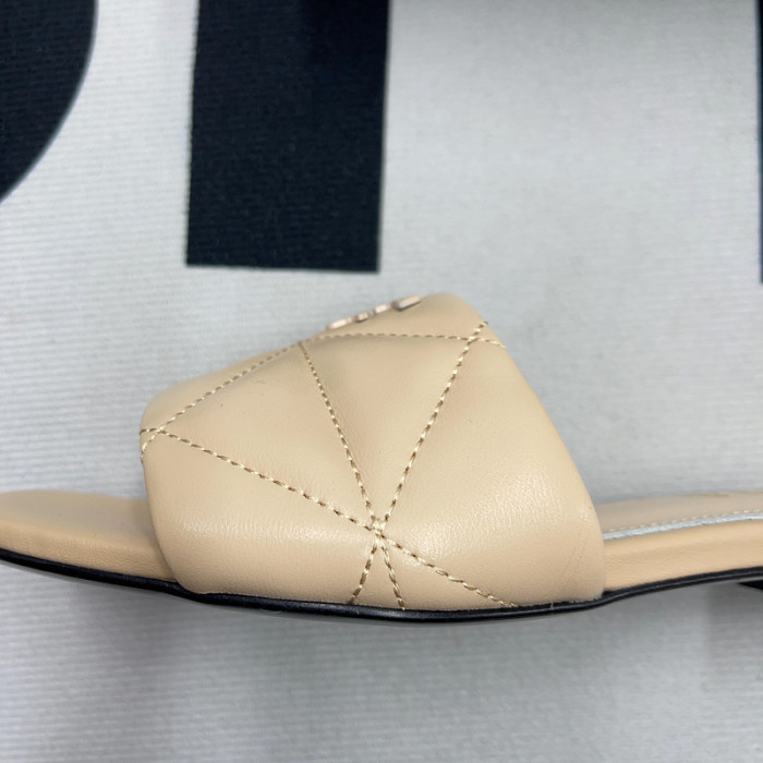 pra*a sandals p071