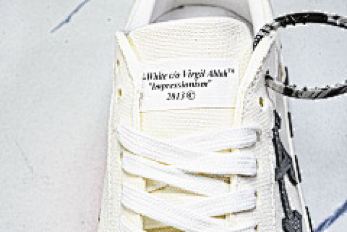 Off-White c/o Virgil Abloh