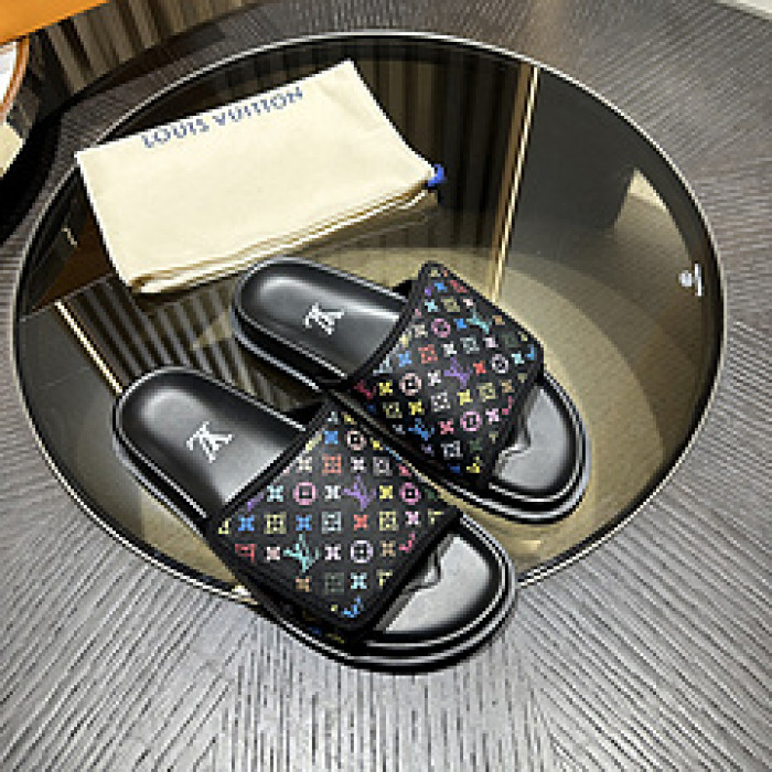 L0VT SANDALS