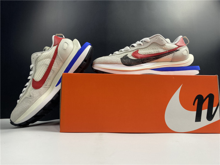 nike vaporwaffle sacai sport fuchsia game royal cv1363-100