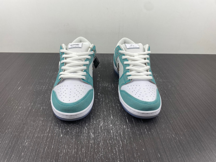 nike dunk low april skateboards fd2562-400