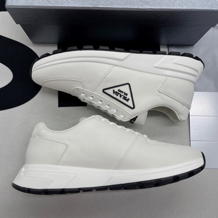 pra*a sneaker p037