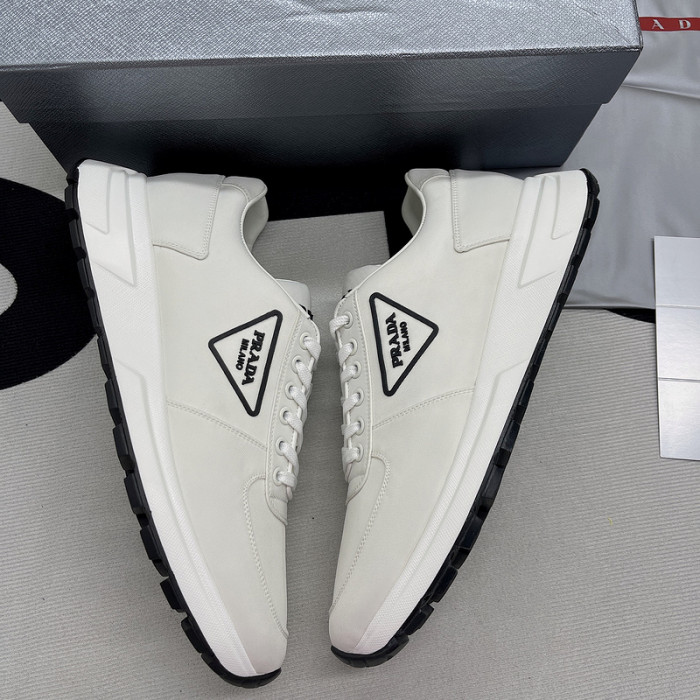 pra*a sneaker p037