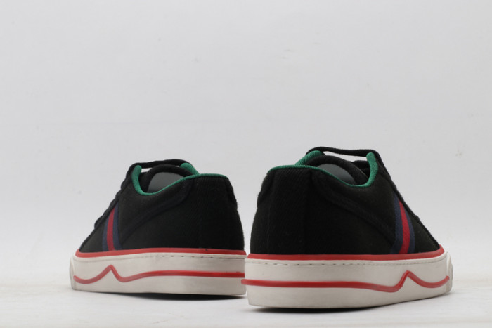 g*u*i ace embroidered low-top sneaker e2307