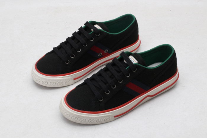 g*u*i ace embroidered low-top sneaker e2307