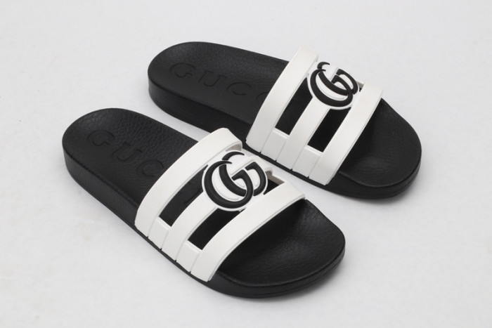 G*u*i SLIDES G084