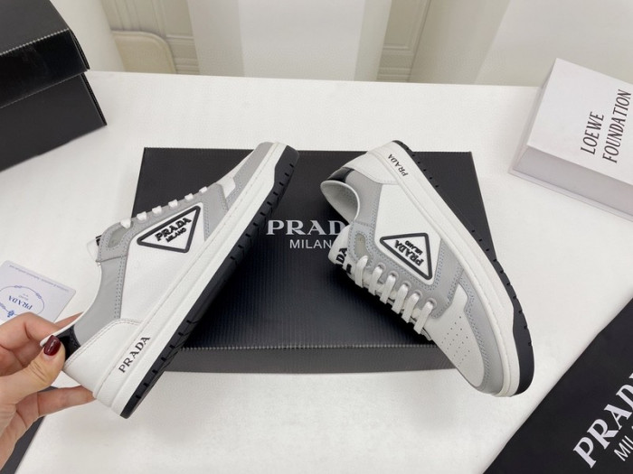 pra*a sneaker p017