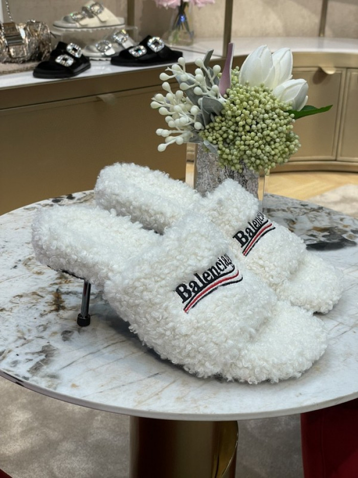 Ba*len*cia*ga Sandals W3R83 5700