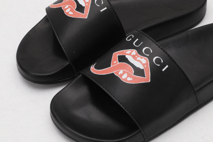G*u*i SLIDES G068