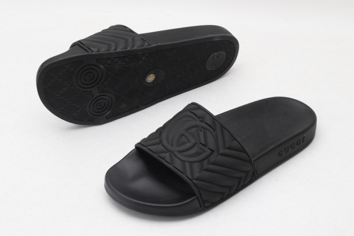 G*u*i SLIDES G065