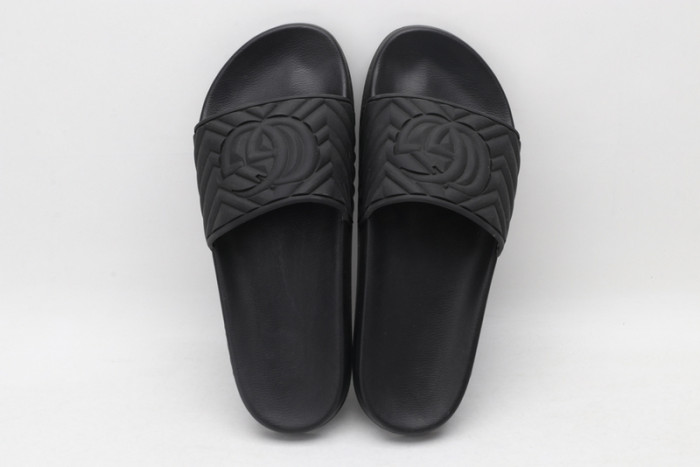 G*u*i SLIDES G065