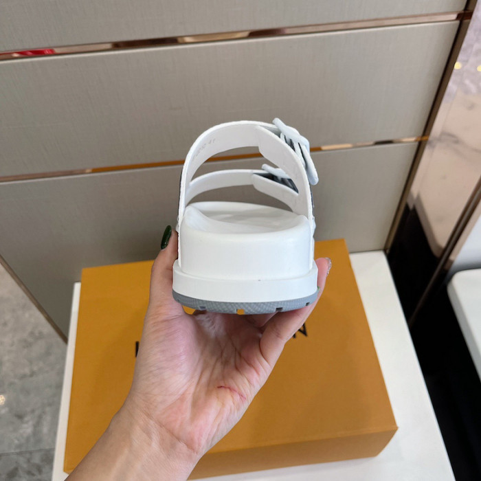l0vt sneakers