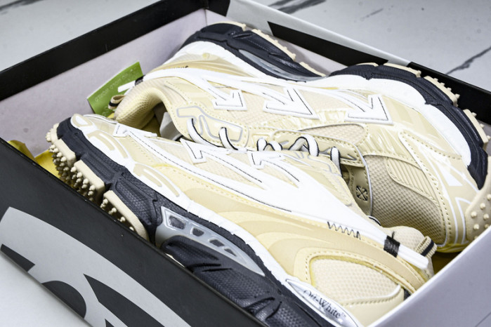 Off-White c/o Virgil Abloh