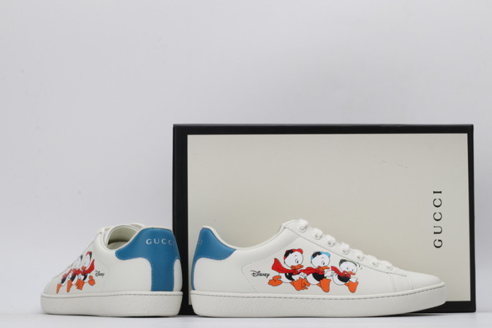 g*u*i ace embroidered low-top sneaker e2329