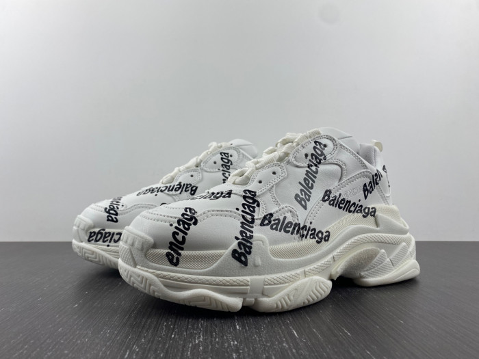 Ba*len*cia*ga Triple S SNEAKER 2FAB 9010