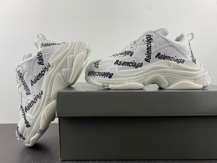 Ba*len*cia*ga triple s sneaker 2fab 9010