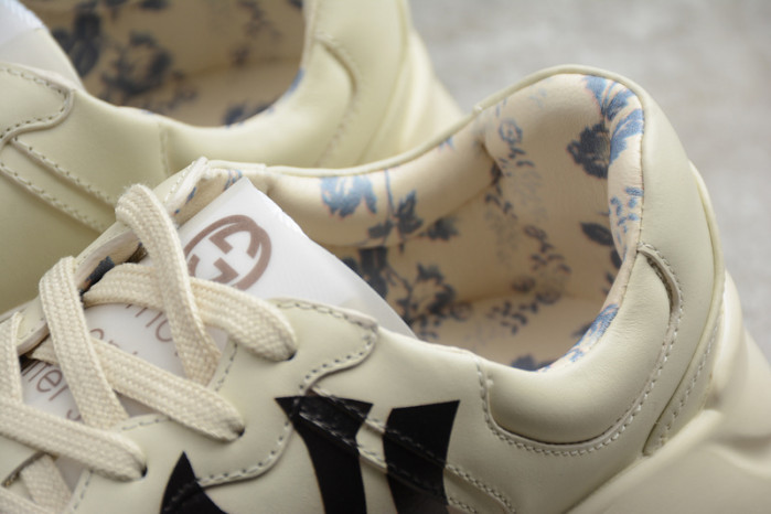 g*u*i ace embroidered low-top sneaker e2283