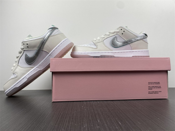 nike sb dunk low Di*m*nd s*pply co white Di*m*nd bv1310-100