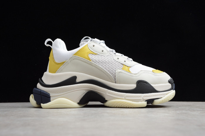 Ba*len*cia*ga triple s w09o5 9025