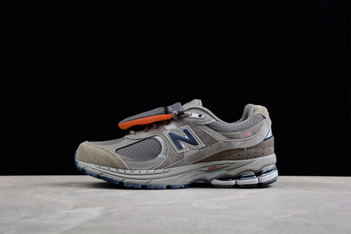 new balance 2002r grey brown pouch m2002rva