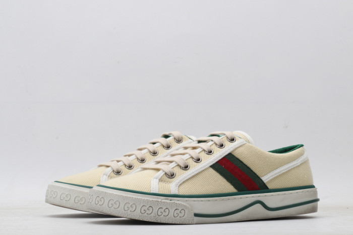 g*u*i ace embroidered low-top sneaker e2311