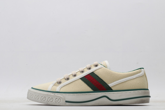g*u*i ace embroidered low-top sneaker e2311
